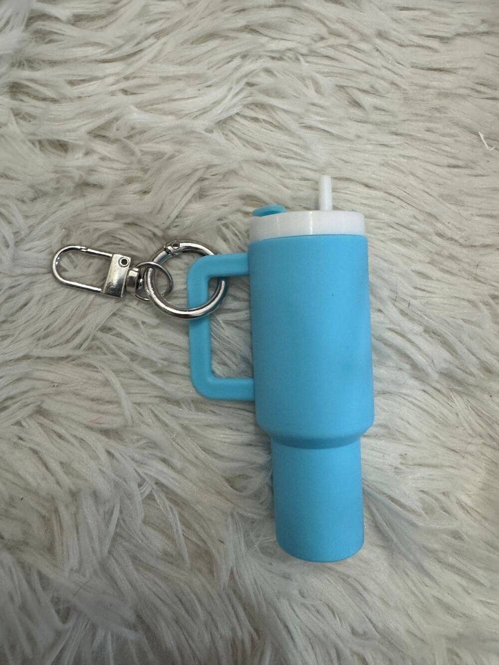 Blue mini tumbler with straw and keychain lip balm / pills holder